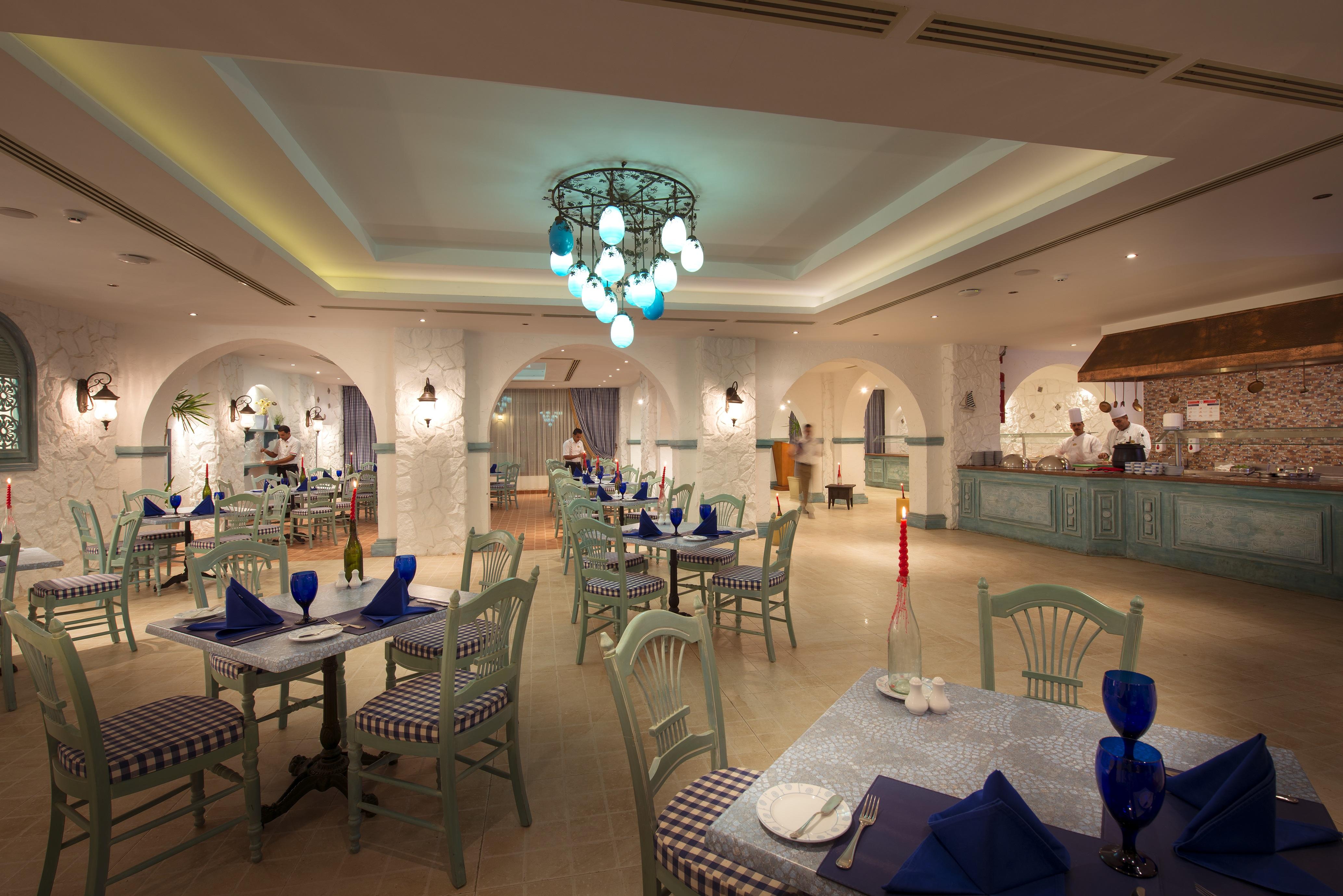 Sunrise Arabian Beach Resort Sharm El-Sheikh Exterior foto The restaurant at the hotel