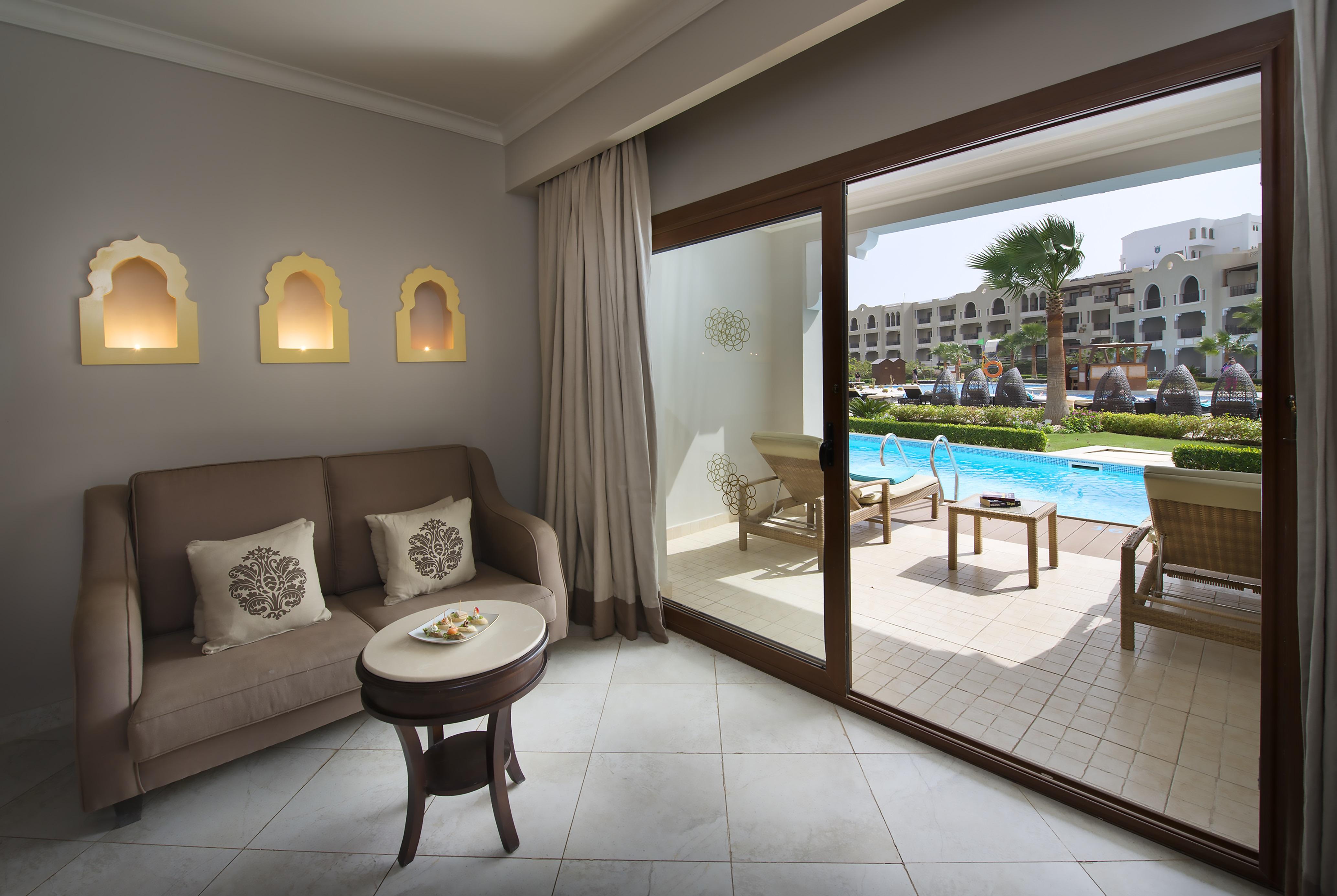 Sunrise Arabian Beach Resort Sharm El-Sheikh Exterior foto A room at the hotel
