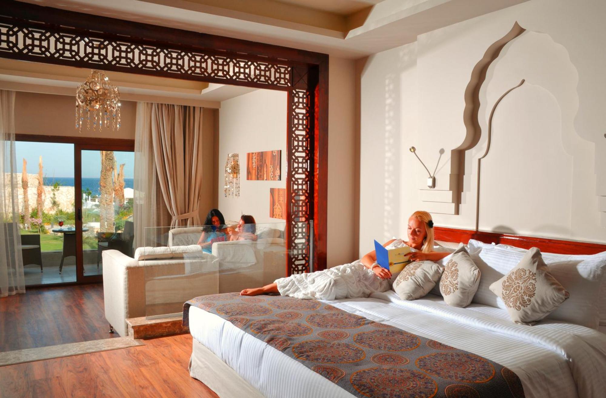 Sunrise Arabian Beach Resort Sharm El-Sheikh Zimmer foto A guest room at the hotel