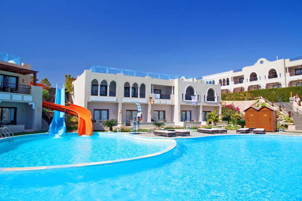 Sunrise Arabian Beach Resort Sharm El-Sheikh Exterior foto A pool at a hotel