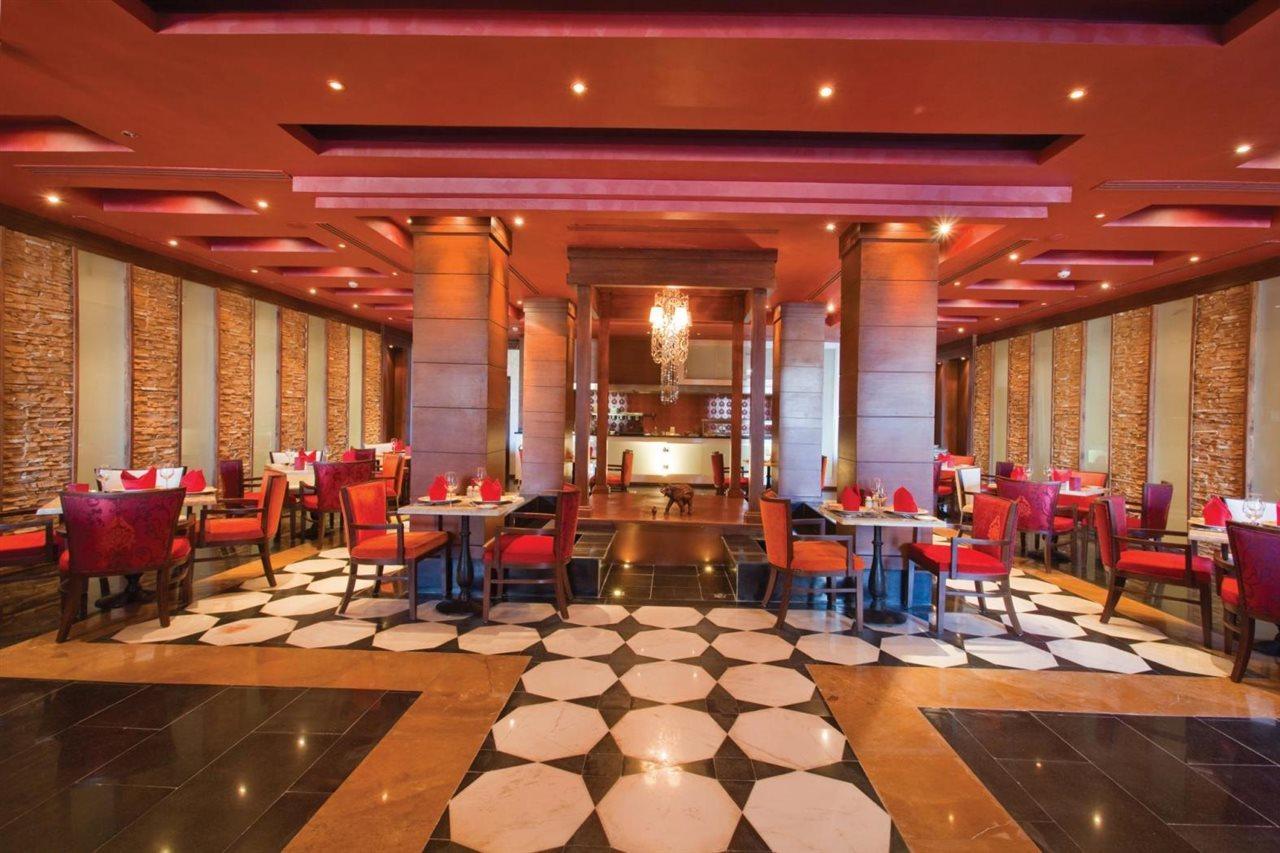 Sunrise Arabian Beach Resort Sharm El-Sheikh Exterior foto The restaurant