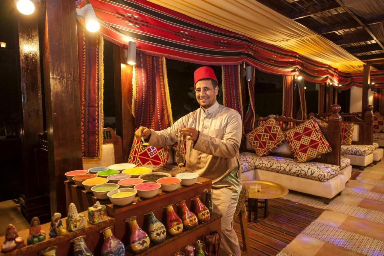 Sunrise Arabian Beach Resort Sharm El-Sheikh Exterior foto A souk in Dubai