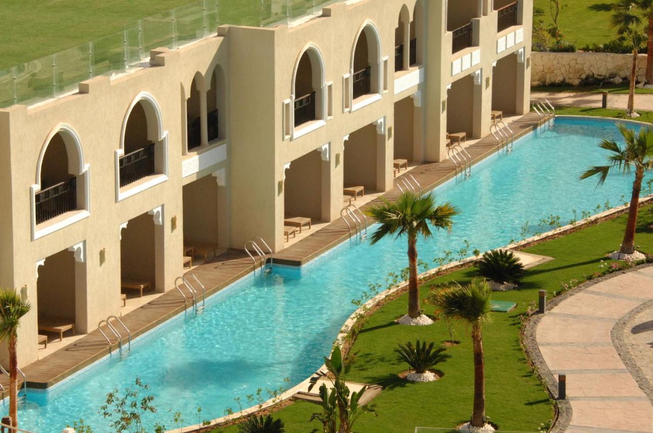 Sunrise Arabian Beach Resort Sharm El-Sheikh Exterior foto The swimming pool at the hotel